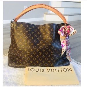 Louis Vuitton RARE size Artsy GM Monogram Bag